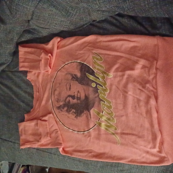 Marilyn Monroe Sweater - Picture 2 of 12
